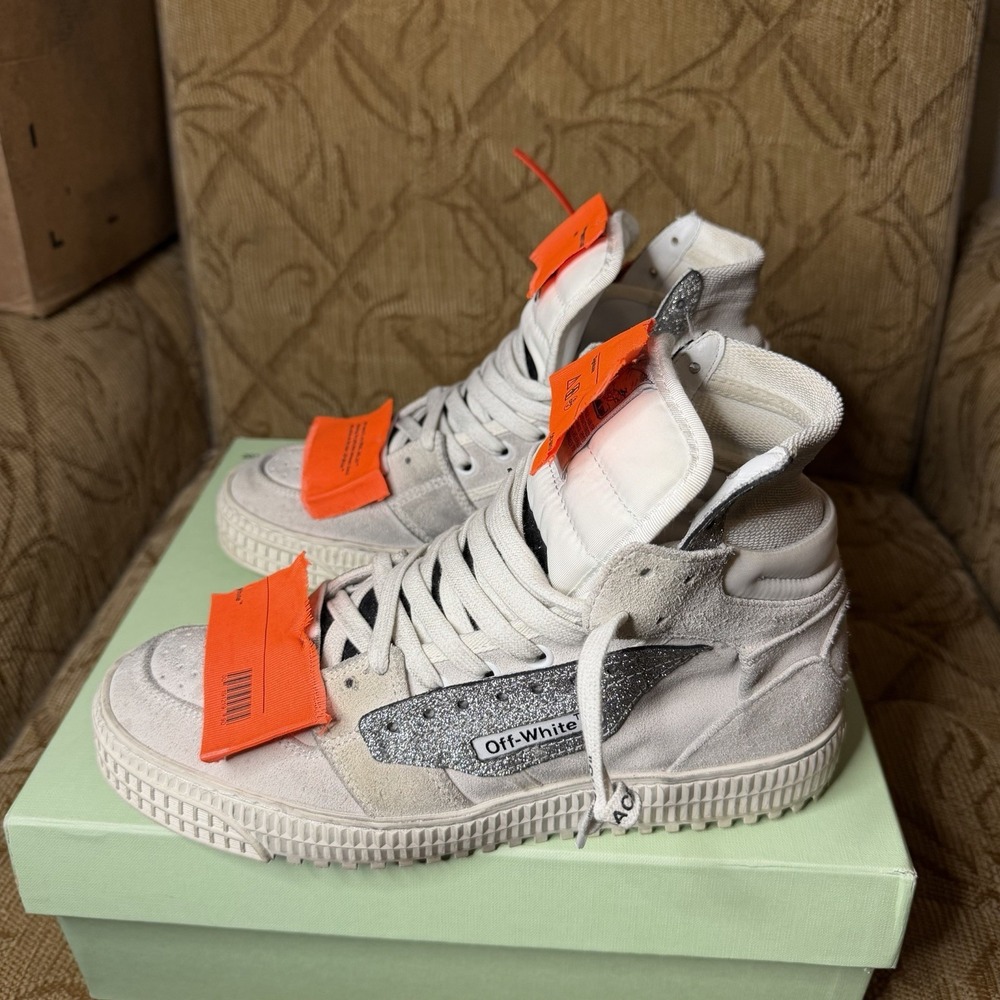 Women's Off White - 3.0 Off Court Leather White Orange Sneakers Size 8.5/ 39‎
